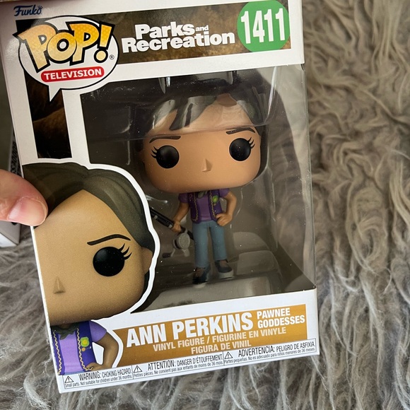 Funko Pop Parks and Recreation Anne and Leslie NIB - Picture 3 of 7